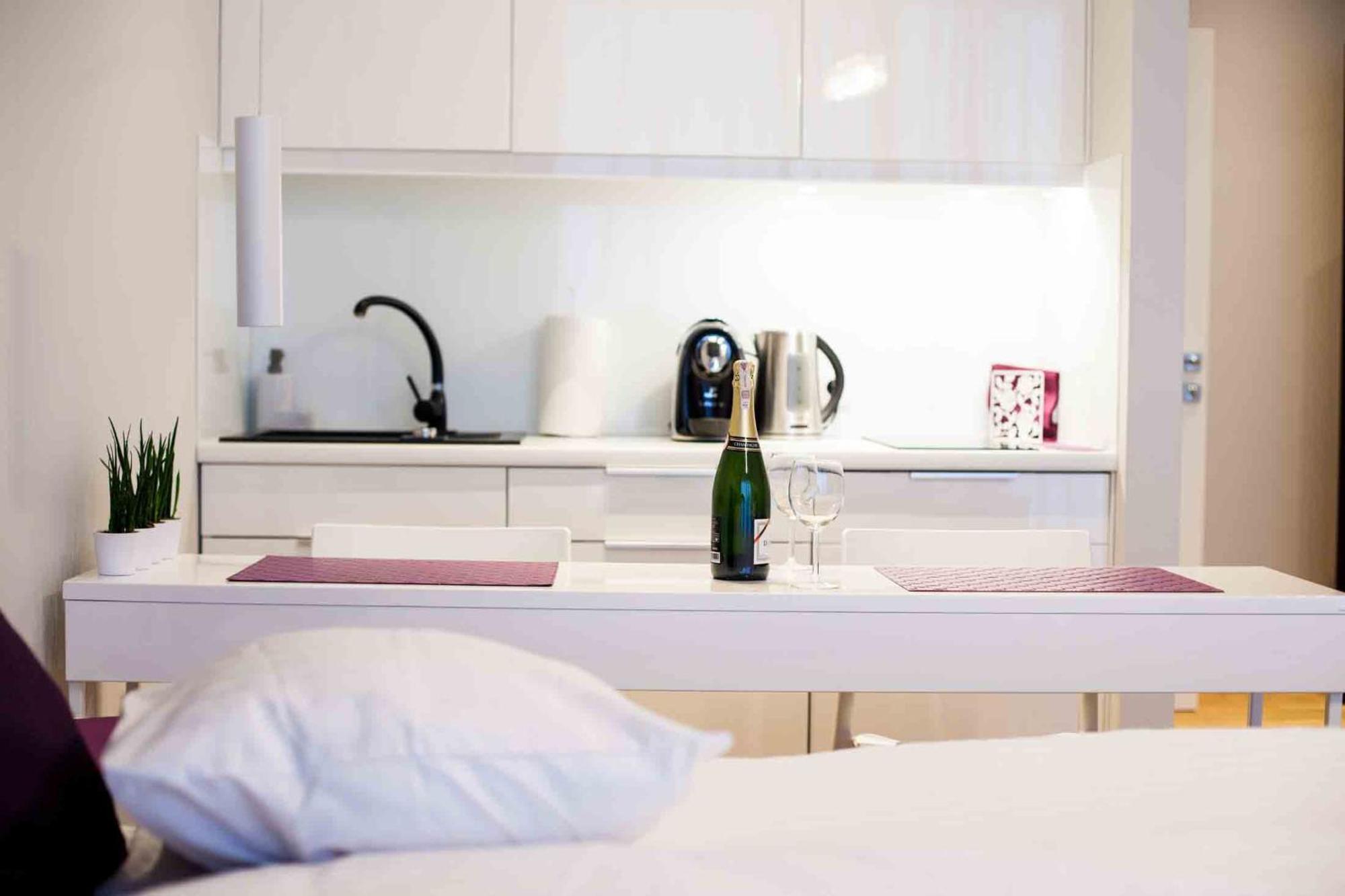 Triton Apartments Warschau Buitenkant foto